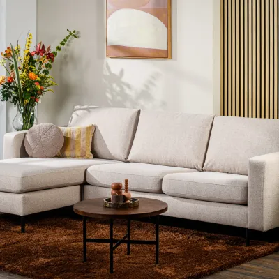 Strakke loungebank in beige Chloe-stof