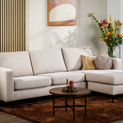 Strakke loungebank in beige Chloe-stof