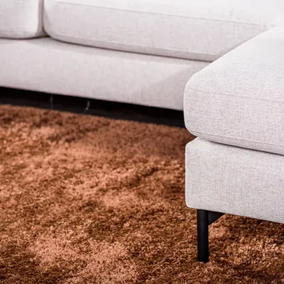 Strakke loungebank in beige Chloe-stof